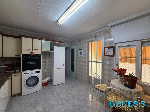 Chalet adosado en CL Vicente Blasco Ibañez, 110