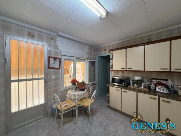 Chalet adosado en CL Vicente Blasco Ibañez, 110