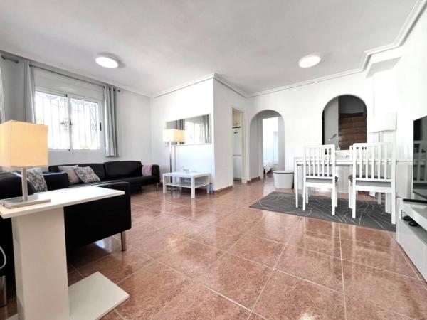 Chalet adosado en calle Manzano