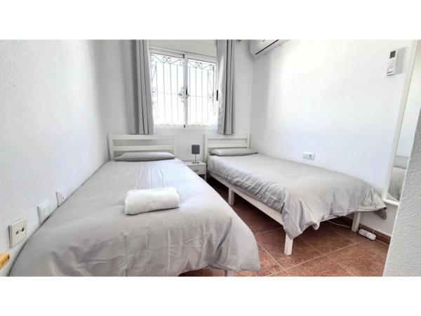 Chalet adosado en calle Manzano