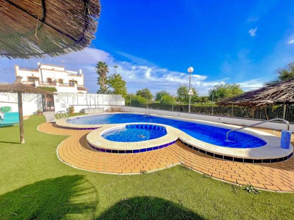 Chalet adosado en calle Manzano