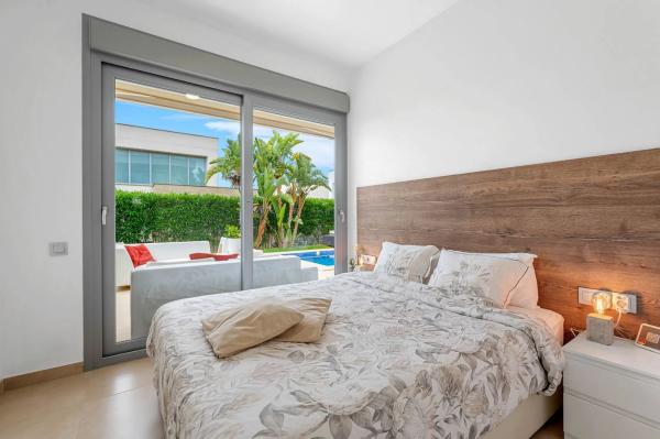 Casa independiente en avenida del Golf