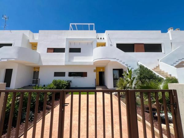 Casa independiente en calle Madroño, 35