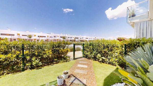 Casa independiente en calle Madroño, 35