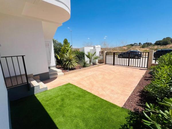 Casa independiente en calle Madroño, 35