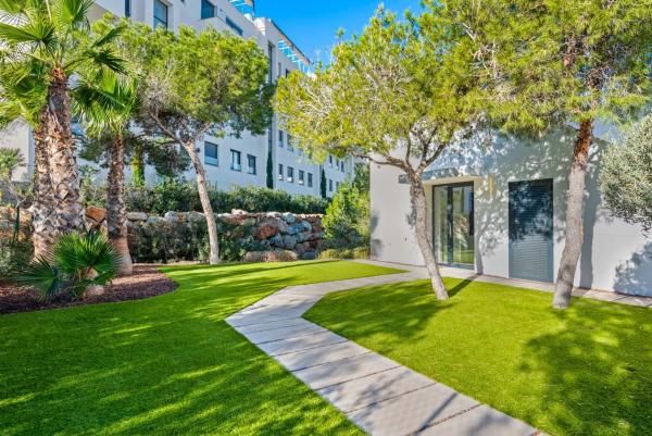 Casa independiente en avenida de las Colinas