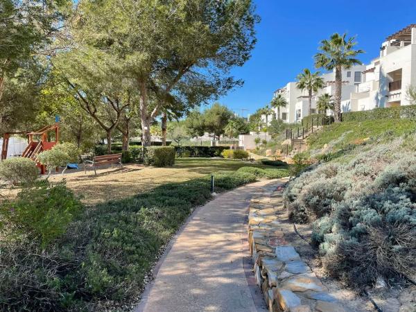 Piso en avenida de las Colinas, 3