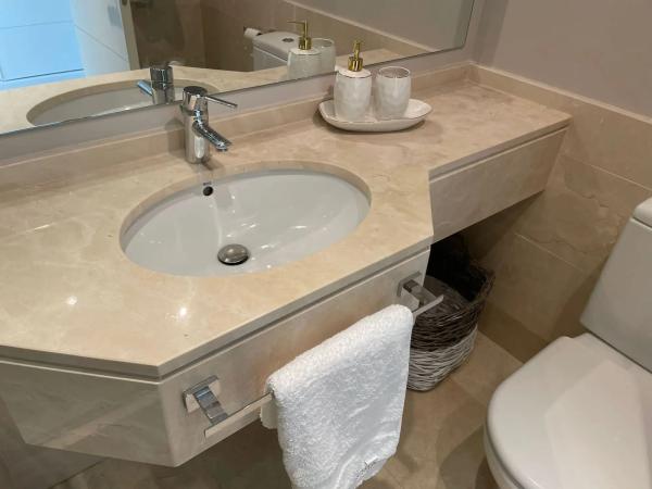 Piso en avenida de las Colinas, 3