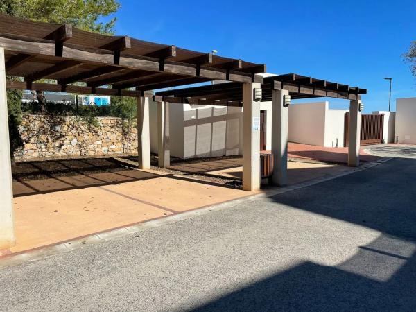 Piso en avenida de las Colinas, 3