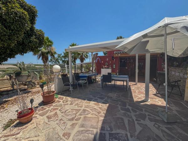 Casa independiente en Los Carrillos, 180