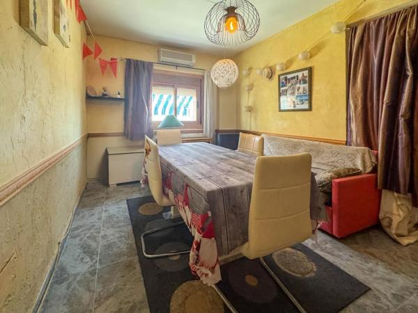 Casa independiente en Los Carrillos, 180