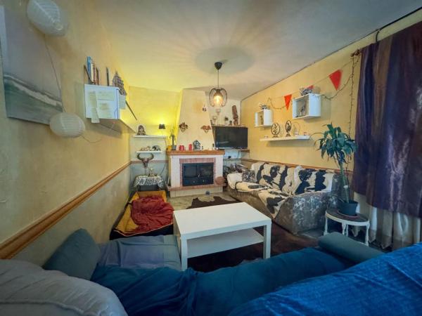 Casa independiente en Los Carrillos, 180