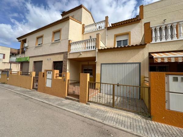 Chalet adosado en calle orihuela campaneta, 2