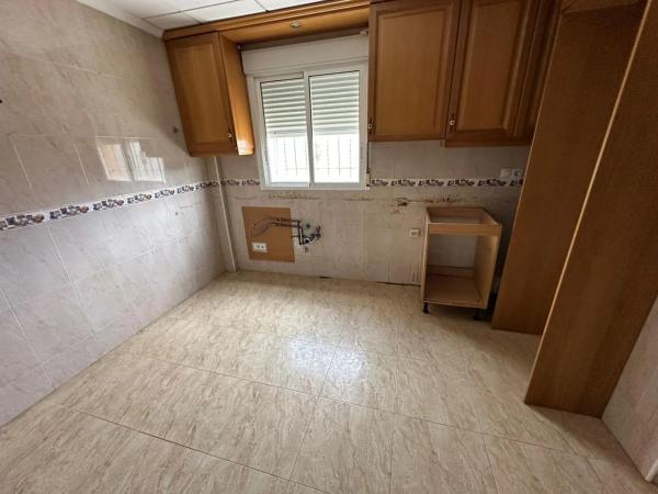 Chalet adosado en calle orihuela campaneta, 2