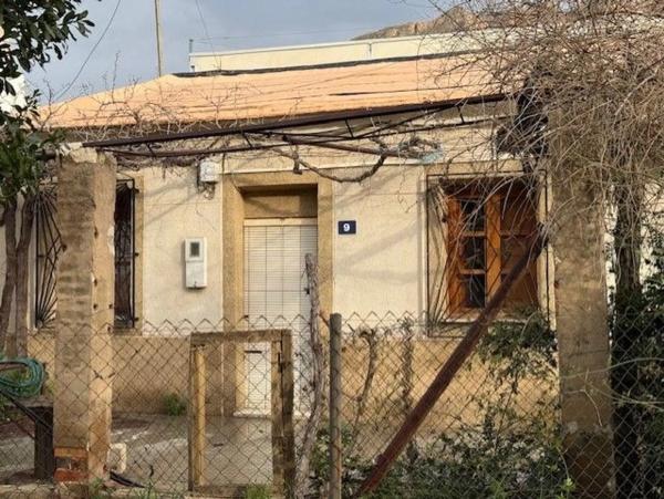 Chalet pareado en calle Guadalupe