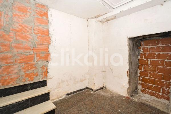 Casa independiente en calle Ferrari