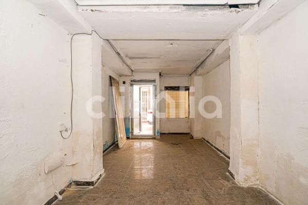 Casa independiente en calle Ferrari