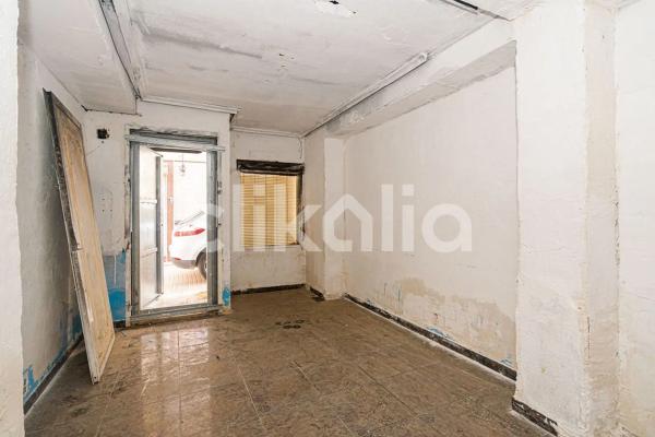 Casa independiente en calle Ferrari