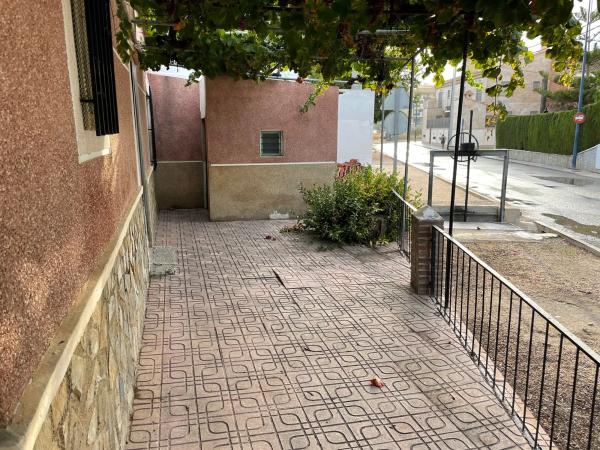 Chalet adosado en vereda de las Acacias