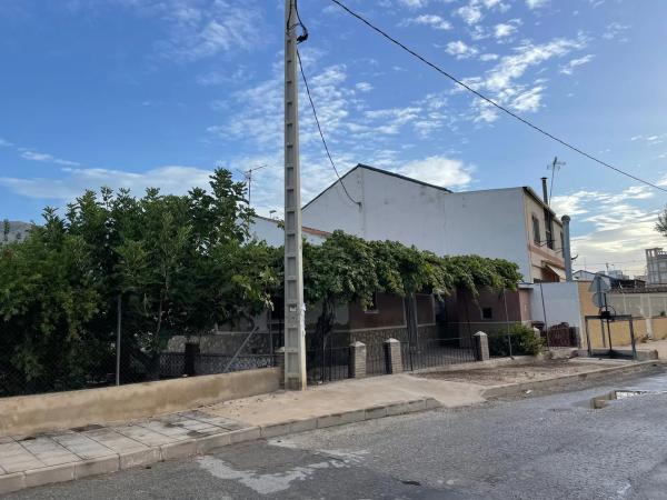 Chalet adosado en vereda de las Acacias