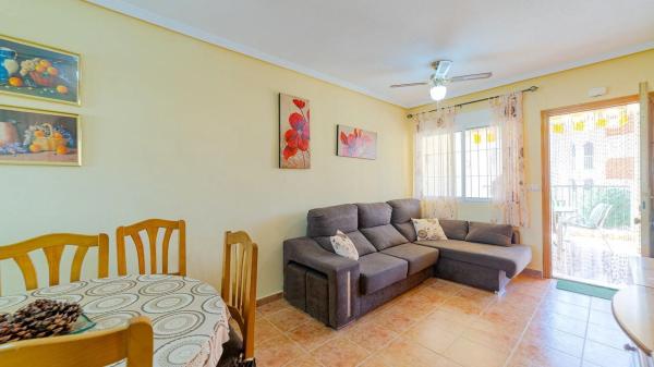 Casa independiente en calle Campoamor, 1