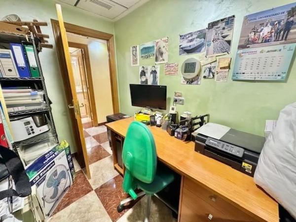 Piso en calle Doctor Jose Maria Sarget, 6