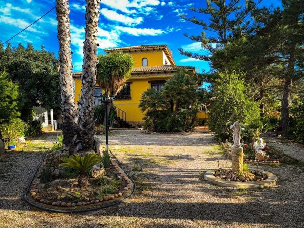 Casa independiente en carretera Molins