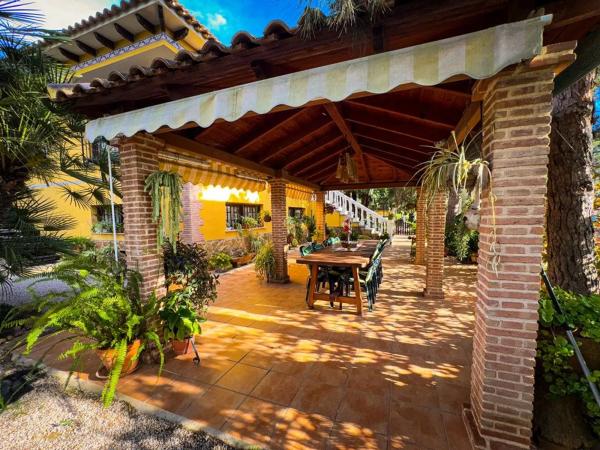 Casa independiente en carretera Molins