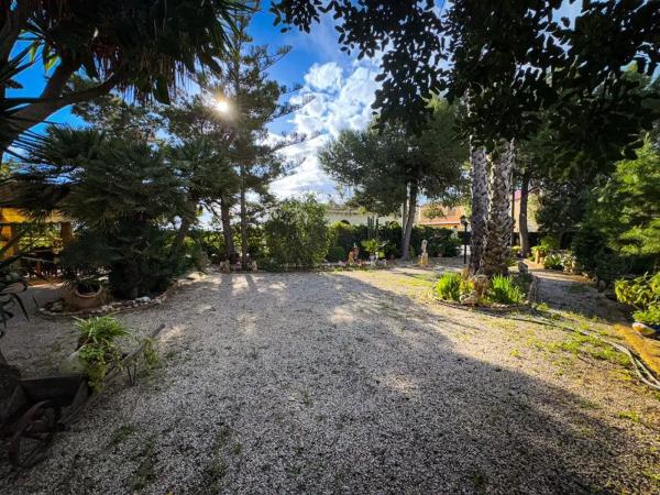 Casa independiente en carretera Molins