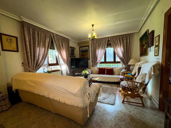 Casa independiente en carretera Molins