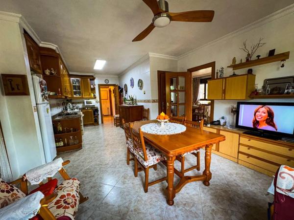 Casa independiente en carretera Molins