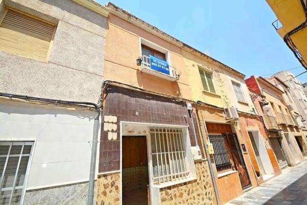 Chalet pareado en travesía Bado