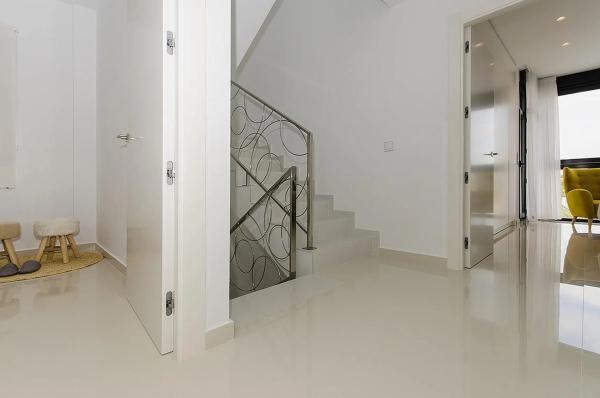 Casa independiente en avenida de las Adelfas