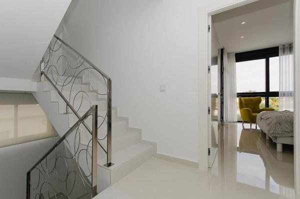 Casa independiente en avenida de las Adelfas