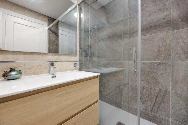 Piso en calle Elena Fortún, 2