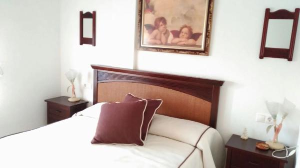 Piso en avenida de las adelfas, 3