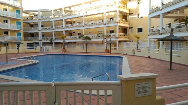 Piso en avenida de las adelfas, 3