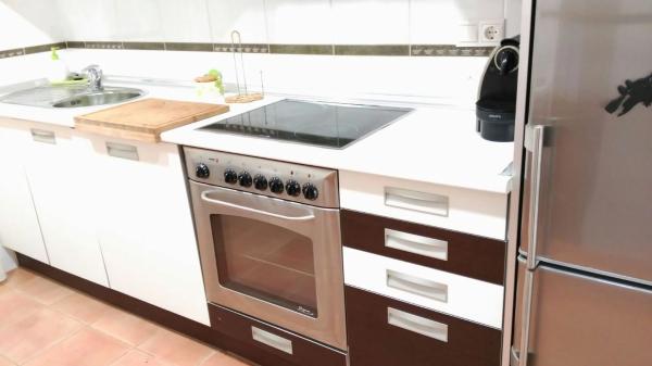 Piso en avenida de las adelfas, 3