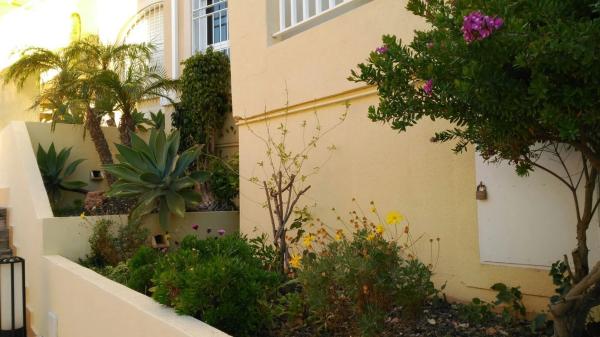 Piso en avenida de las adelfas, 3