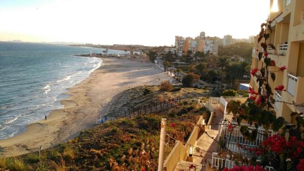 Piso en avenida de las adelfas, 3