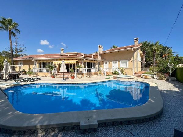 Chalet en Barrio Cabo Roig