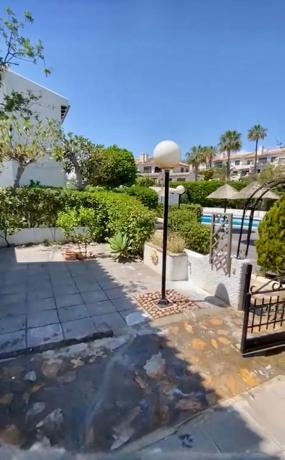 Chalet adosado en calle Tramontana, 18