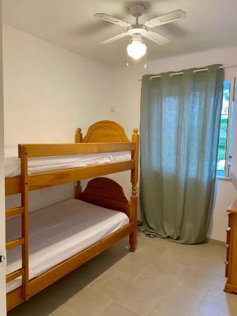 Chalet adosado en calle Tramontana, 18