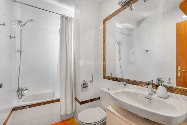 Piso en calle el Poniente, 9