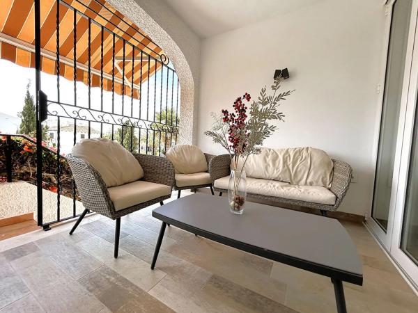 Chalet adosado en calle Tramontana, 69