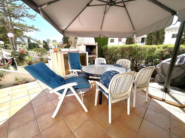 Chalet adosado en calle Tramontana, 69