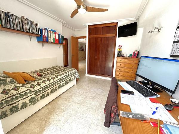 Chalet adosado en calle Tramontana, 69