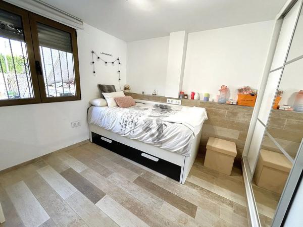 Chalet adosado en calle Tramontana, 69