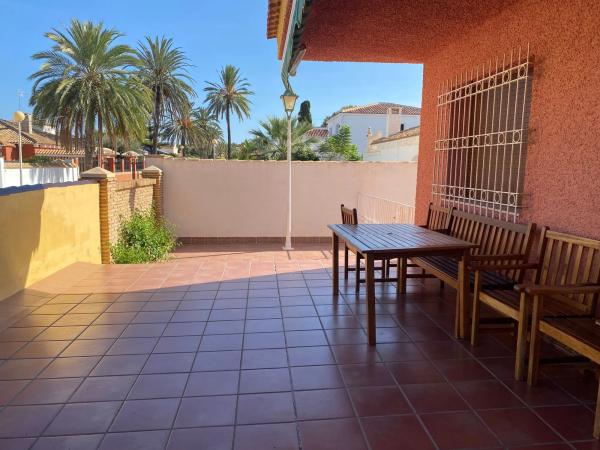 Casa independiente en calle Ariete, 24