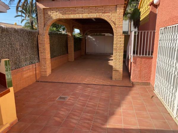 Casa independiente en calle Ariete, 24